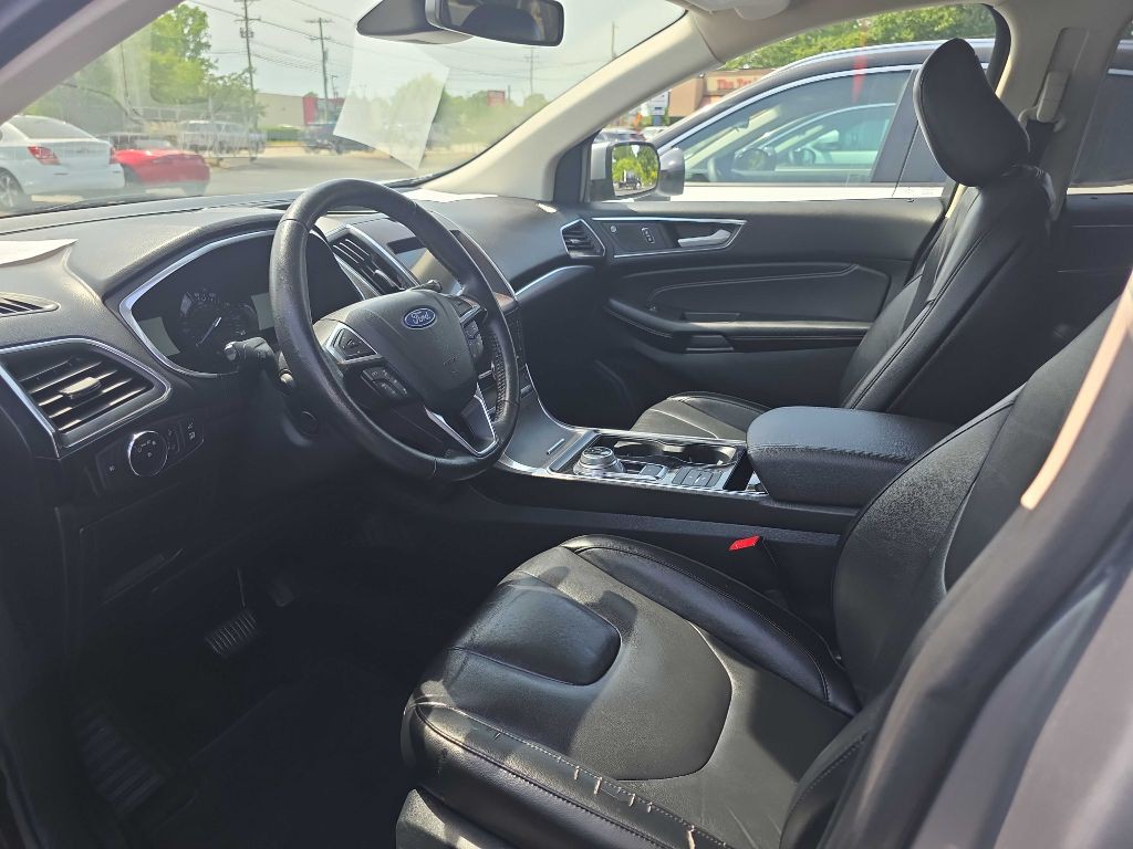 2020 Ford Edge Image 8