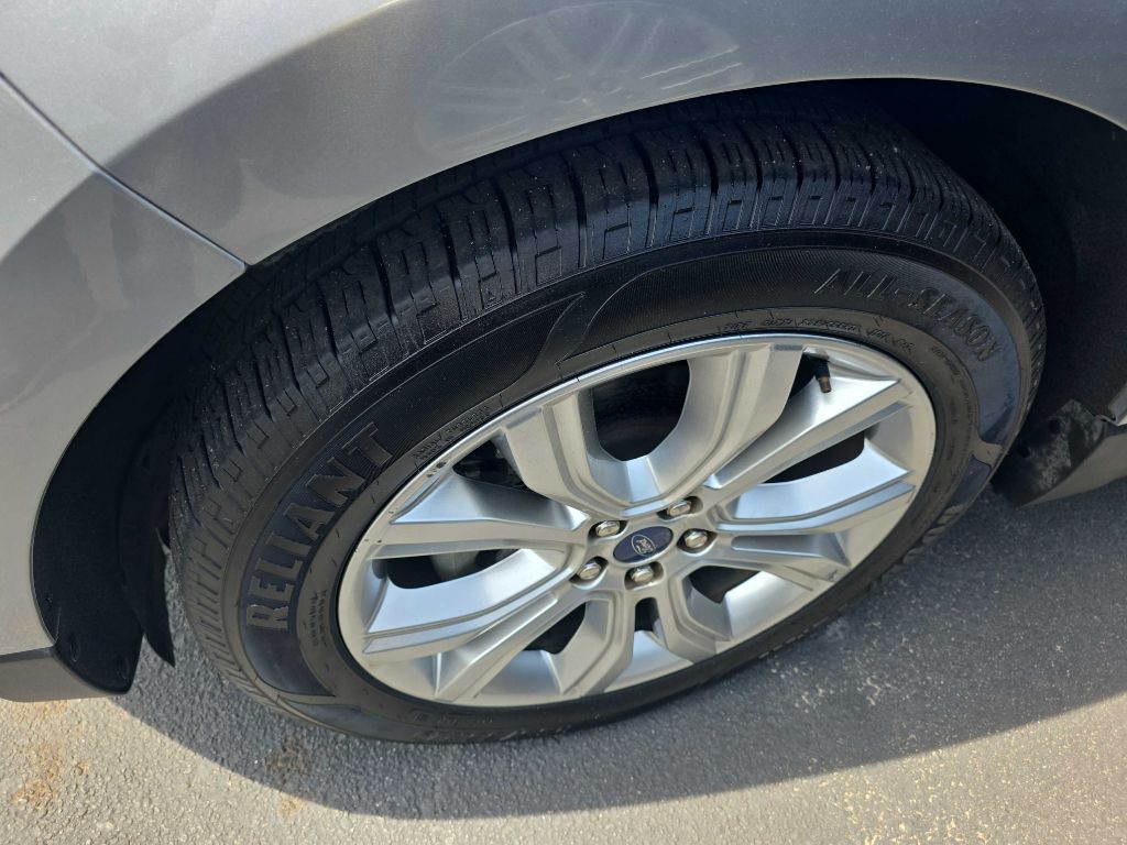 2020 Ford Edge Image 10