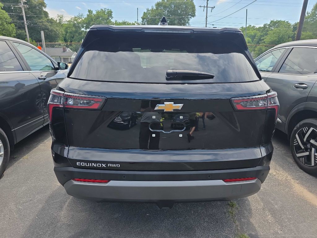 2025 Chevrolet Equinox Image 3