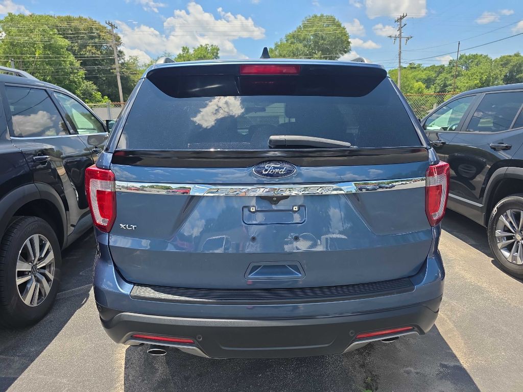 2018 Ford Explorer Image 2