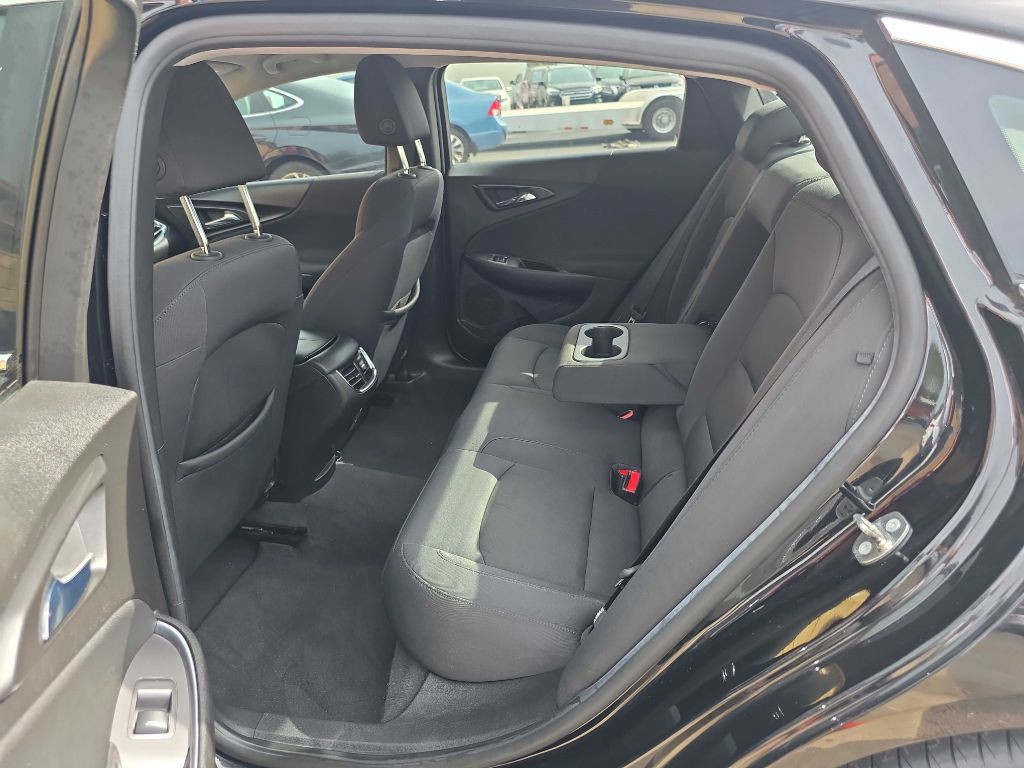 2017 Chevrolet Malibu Image 7