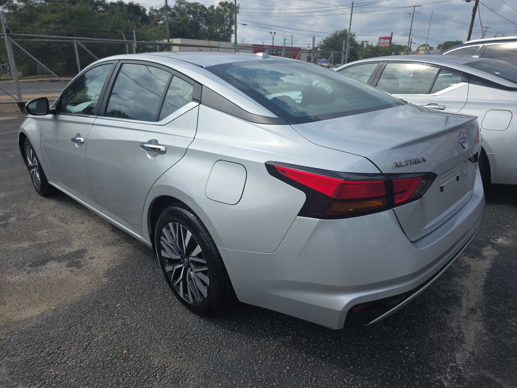 2024 Nissan Altima Image 2