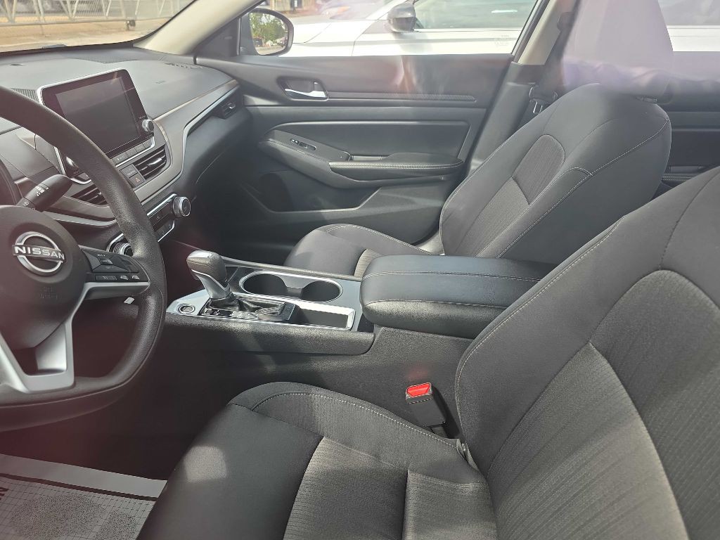 2024 Nissan Altima Image 6