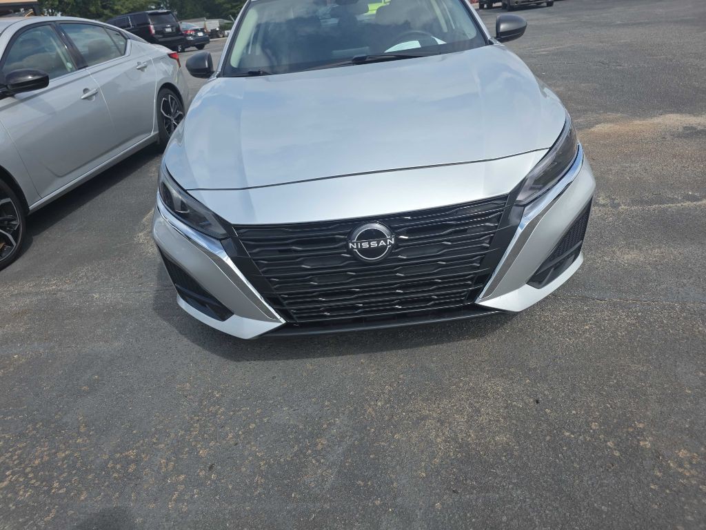 2024 Nissan Altima Image 7
