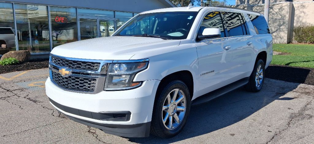 2017 Chevrolet Suburban Image 2