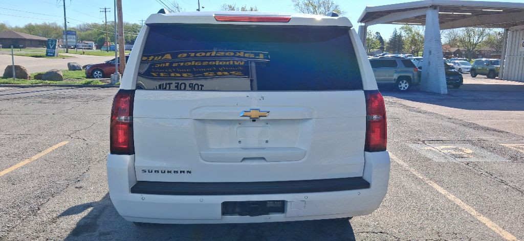 2017 Chevrolet Suburban Image 8