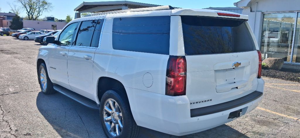 2017 Chevrolet Suburban Image 10