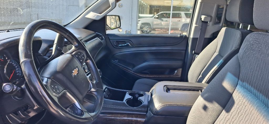 2017 Chevrolet Suburban Image 11