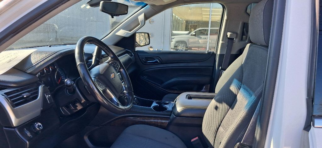 2017 Chevrolet Suburban Image 12