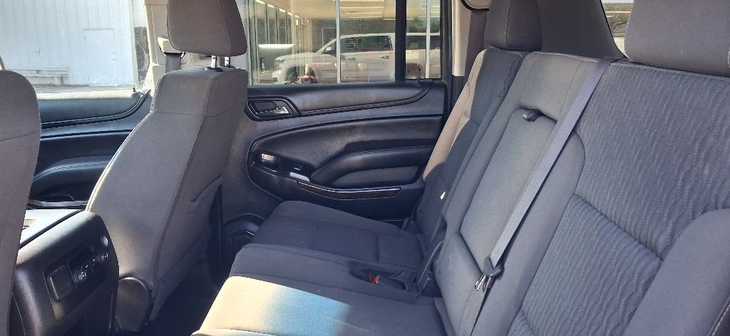 2017 Chevrolet Suburban Image 13