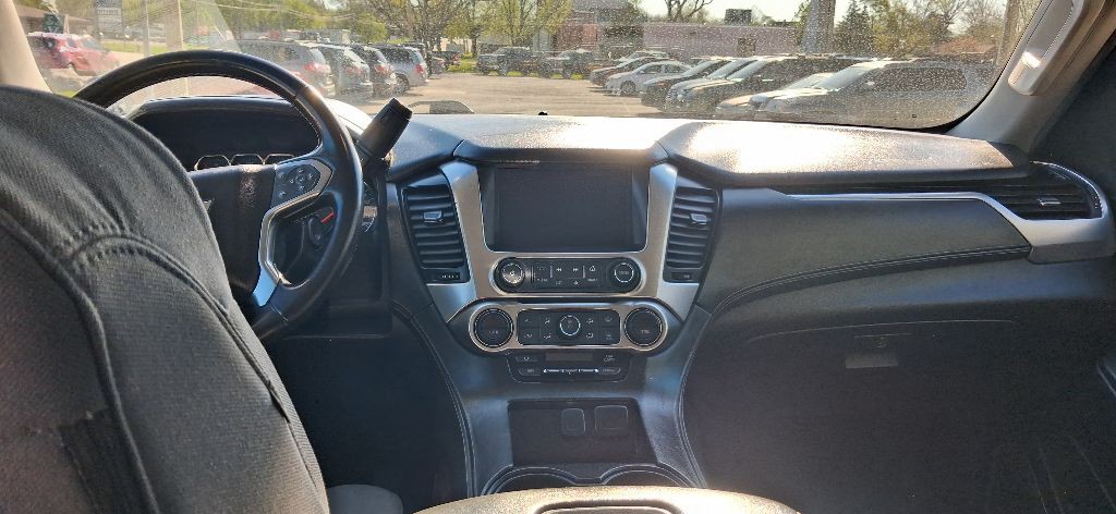 2017 Chevrolet Suburban Image 16