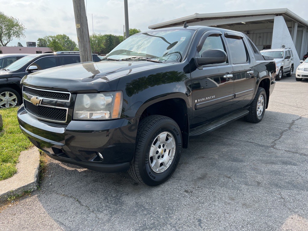 2008 Chevrolet Avalanche Image 1
