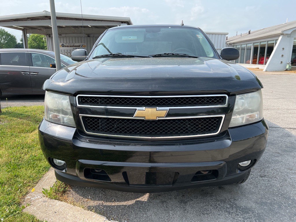2008 Chevrolet Avalanche Image 2