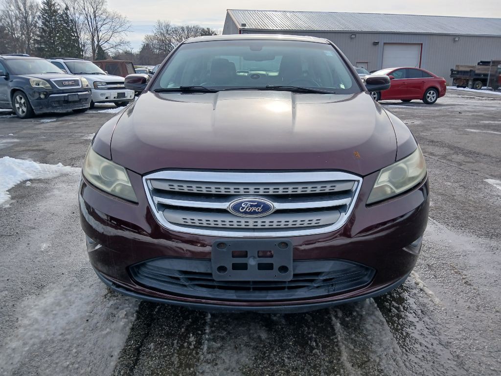 2011 Ford Taurus Image 2