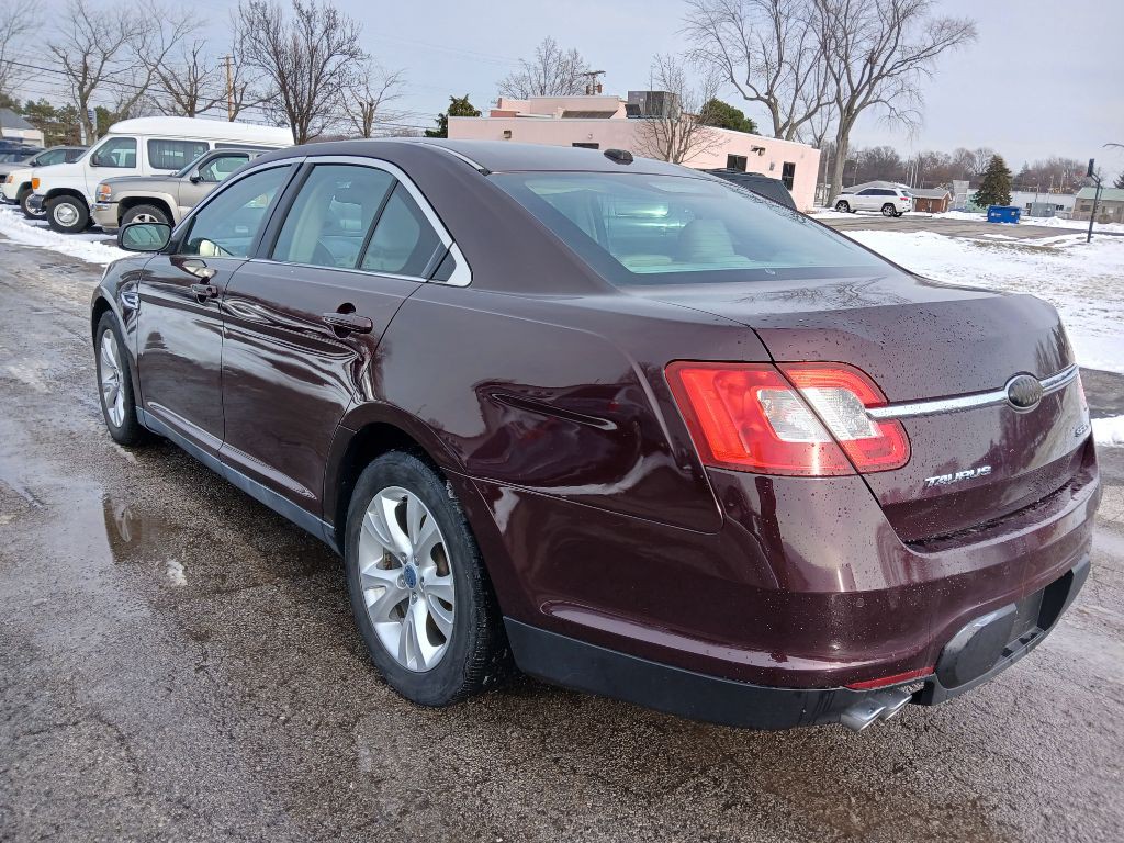 2011 Ford Taurus Image 7