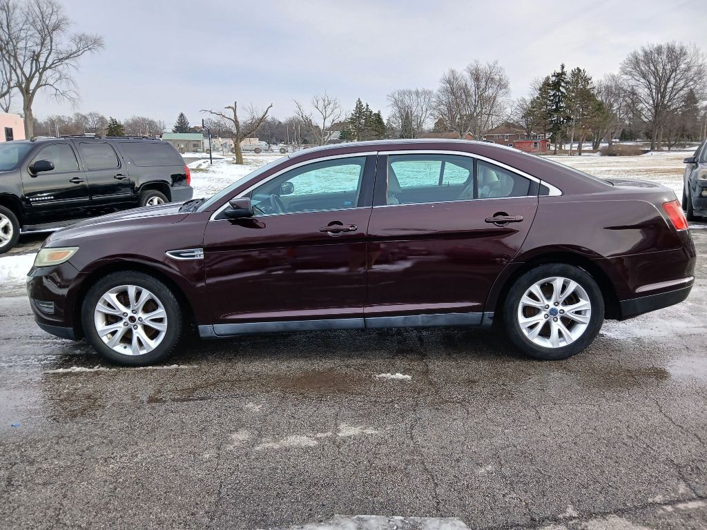 2011 Ford Taurus Image 8