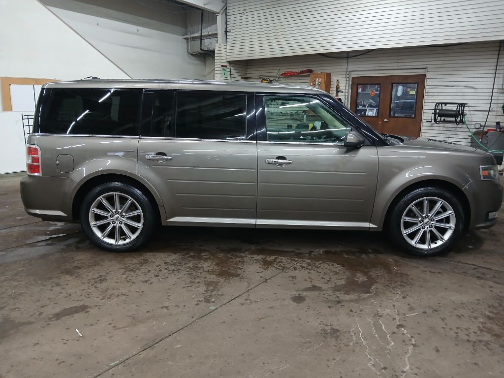 2010 Ford Flex Image 2