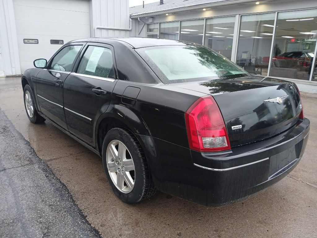 2006 Chrysler 300 Image 7