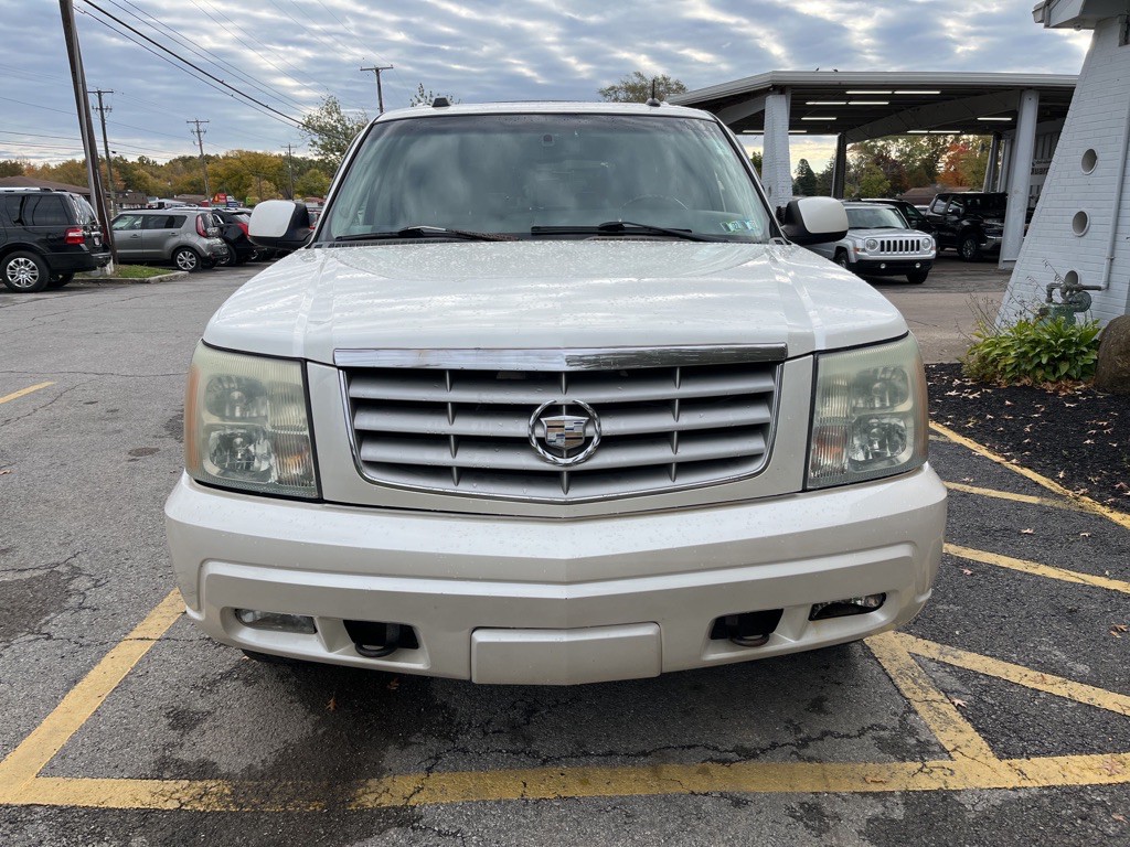 2005 Cadillac Escalade Image 2