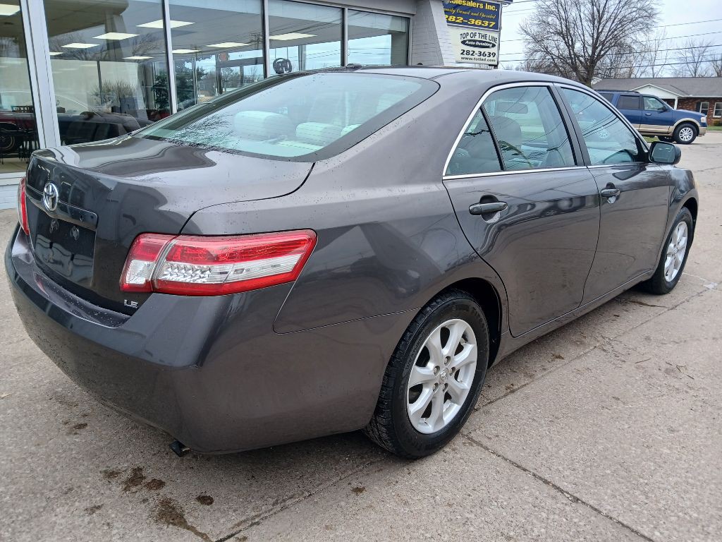 2011 Toyota Camry Image 3