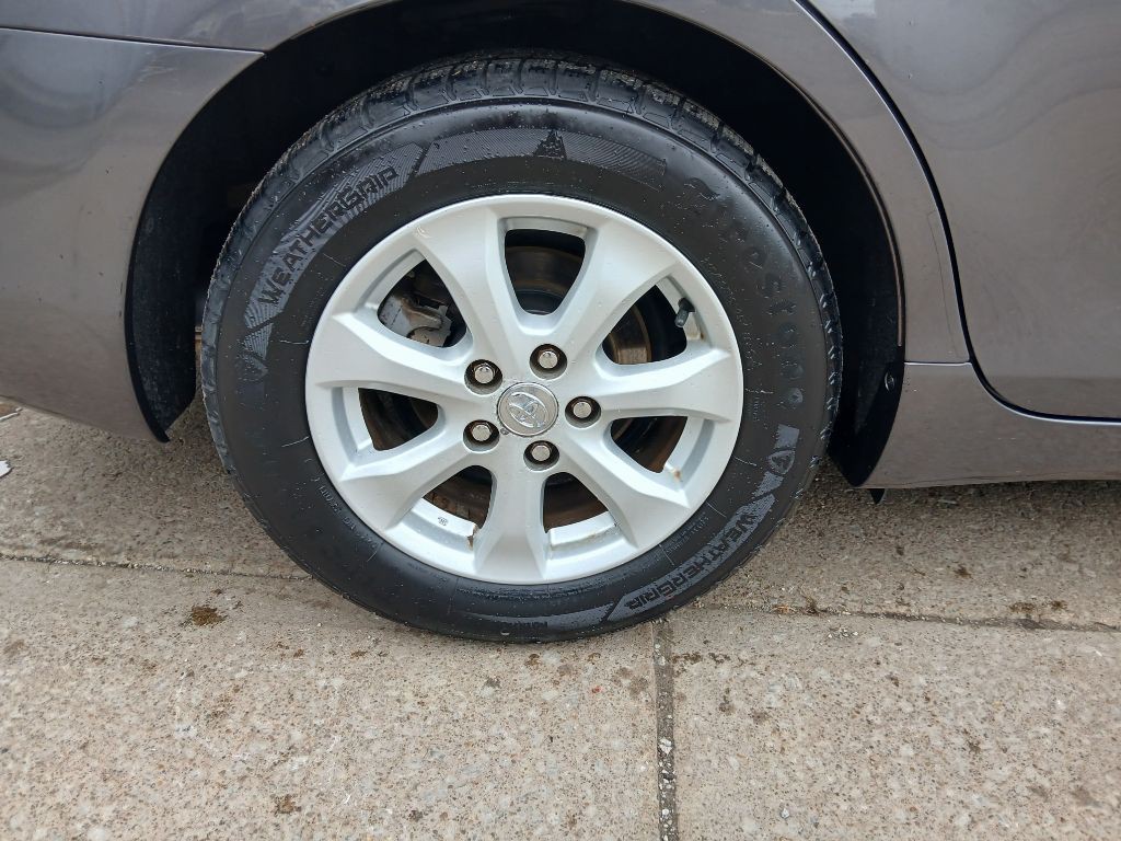 2011 Toyota Camry Image 21