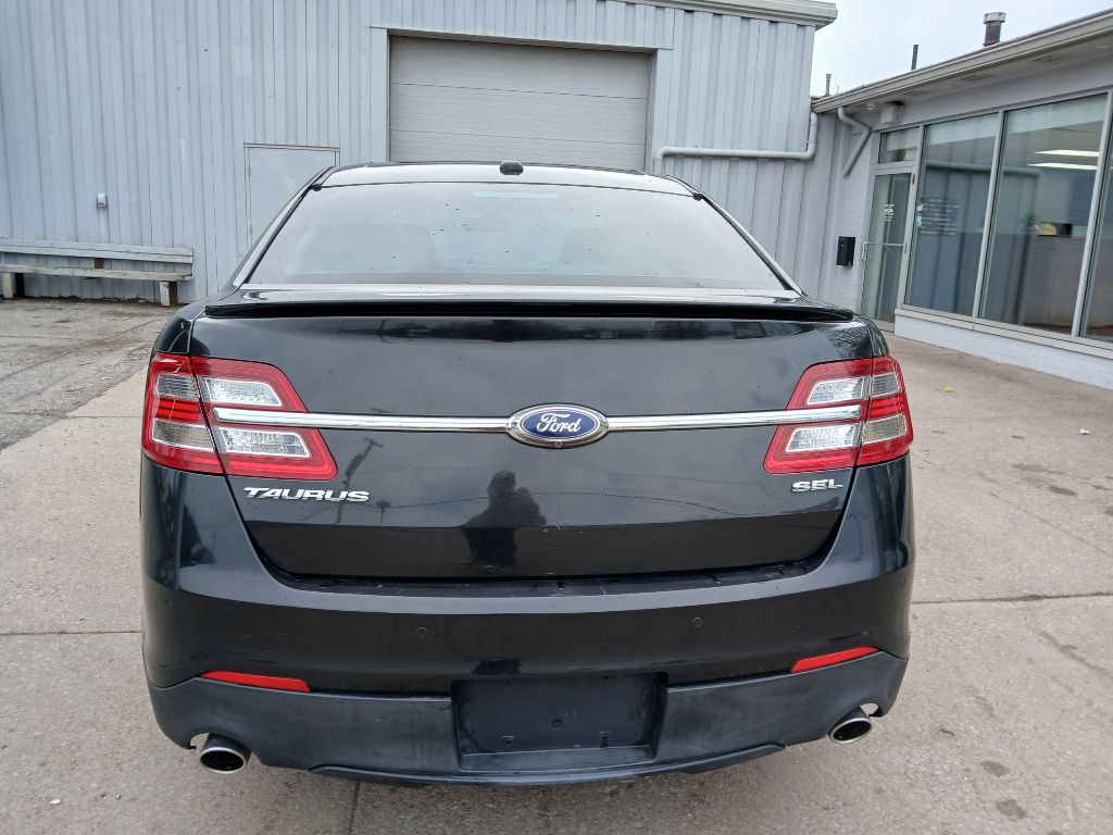 2015 Ford Taurus Image 18