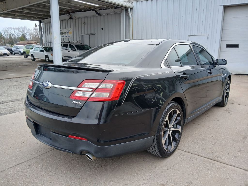 2015 Ford Taurus Image 28