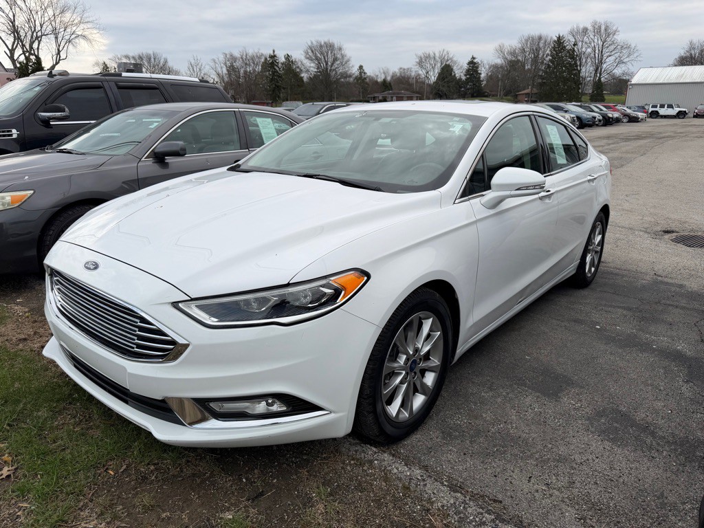 2017 Ford Fusion Image 2