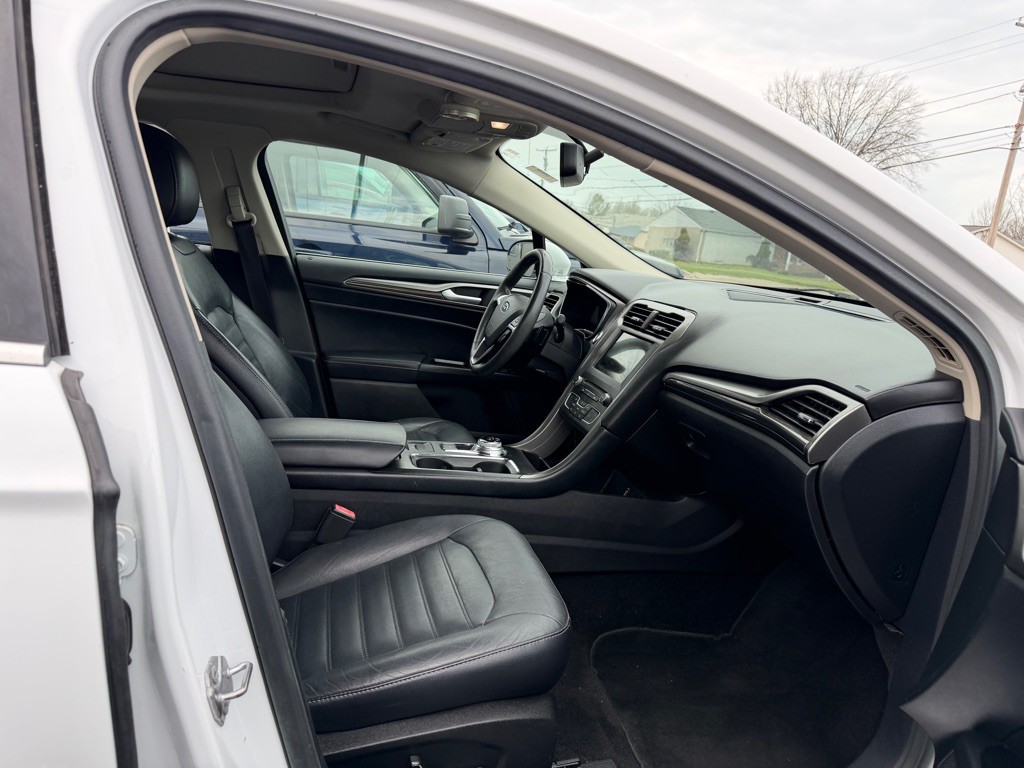 2017 Ford Fusion Image 4