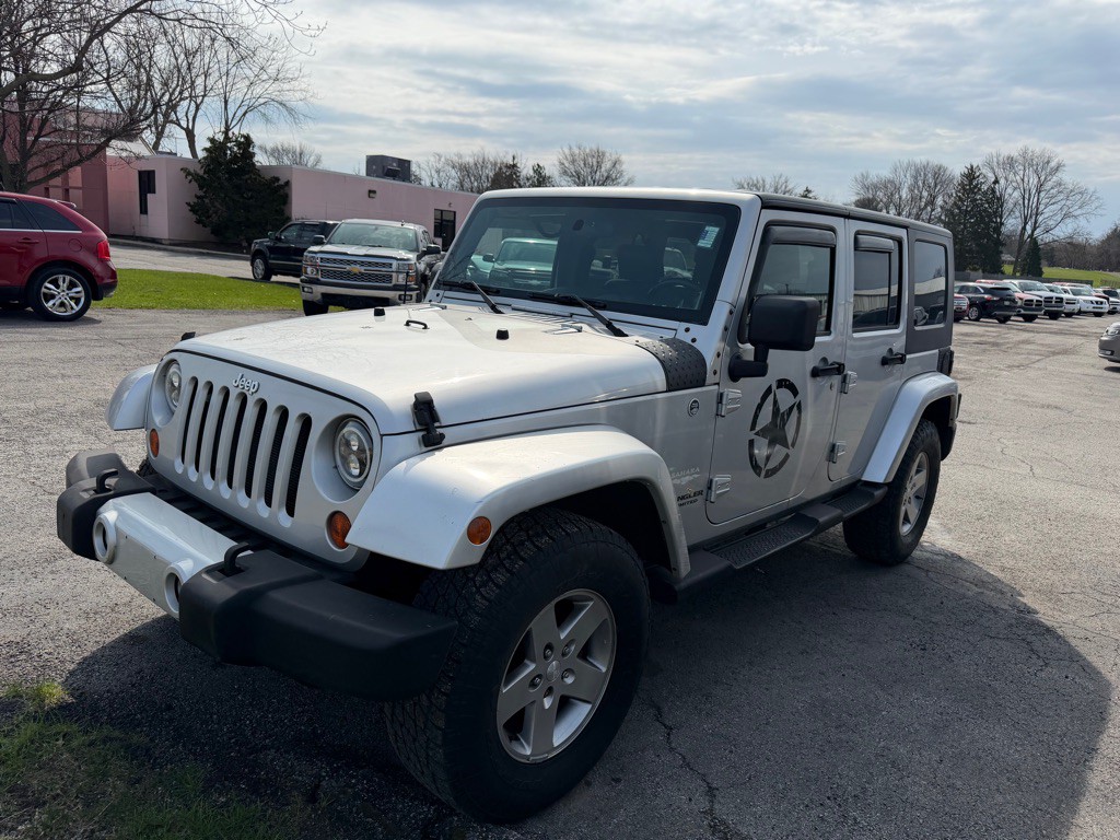 2010 Jeep Wrangler Unlimited Image 2