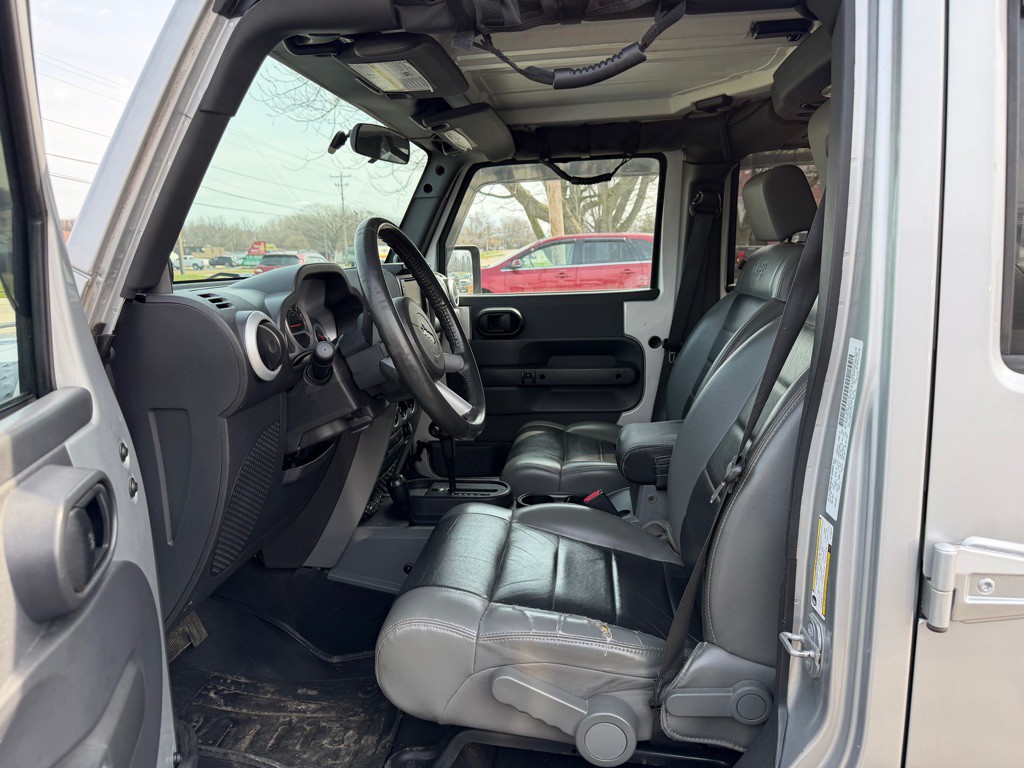 2010 Jeep Wrangler Unlimited Image 5