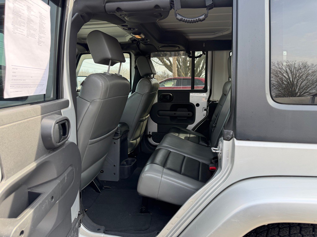 2010 Jeep Wrangler Unlimited Image 6