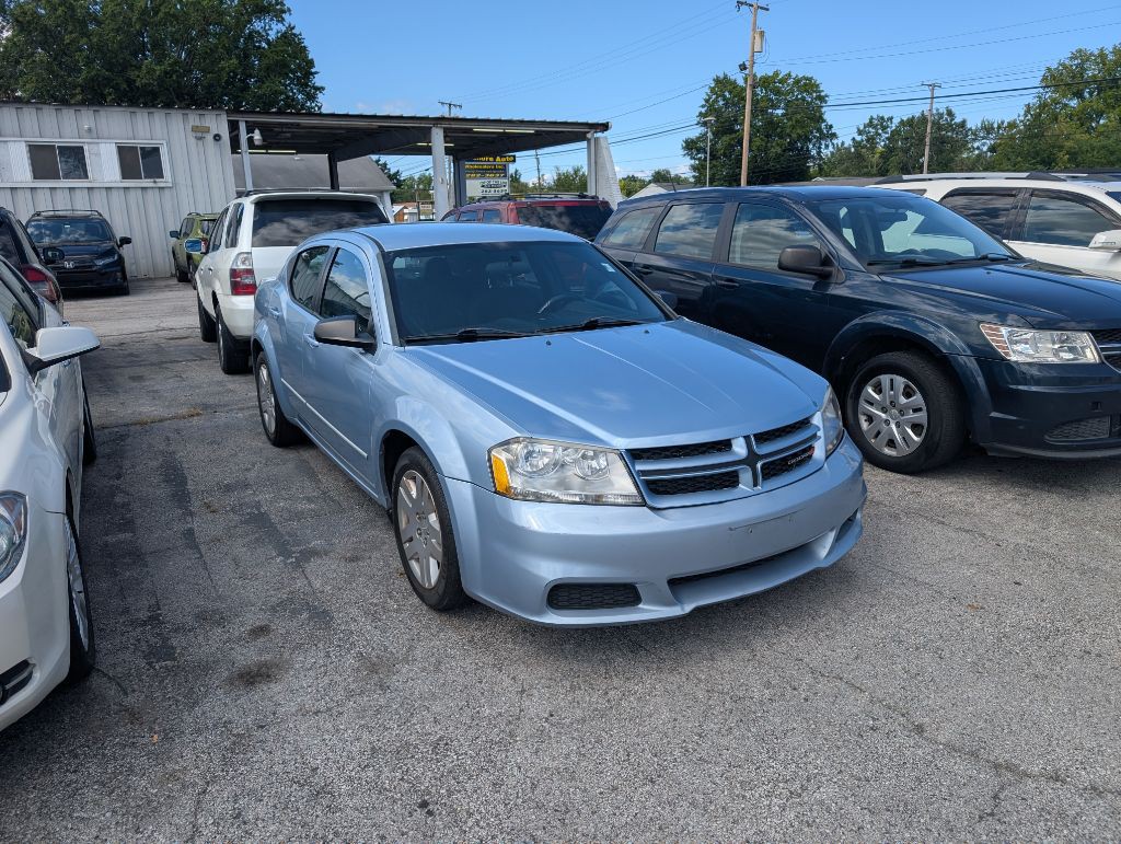 2013 Dodge Avenger Image 2