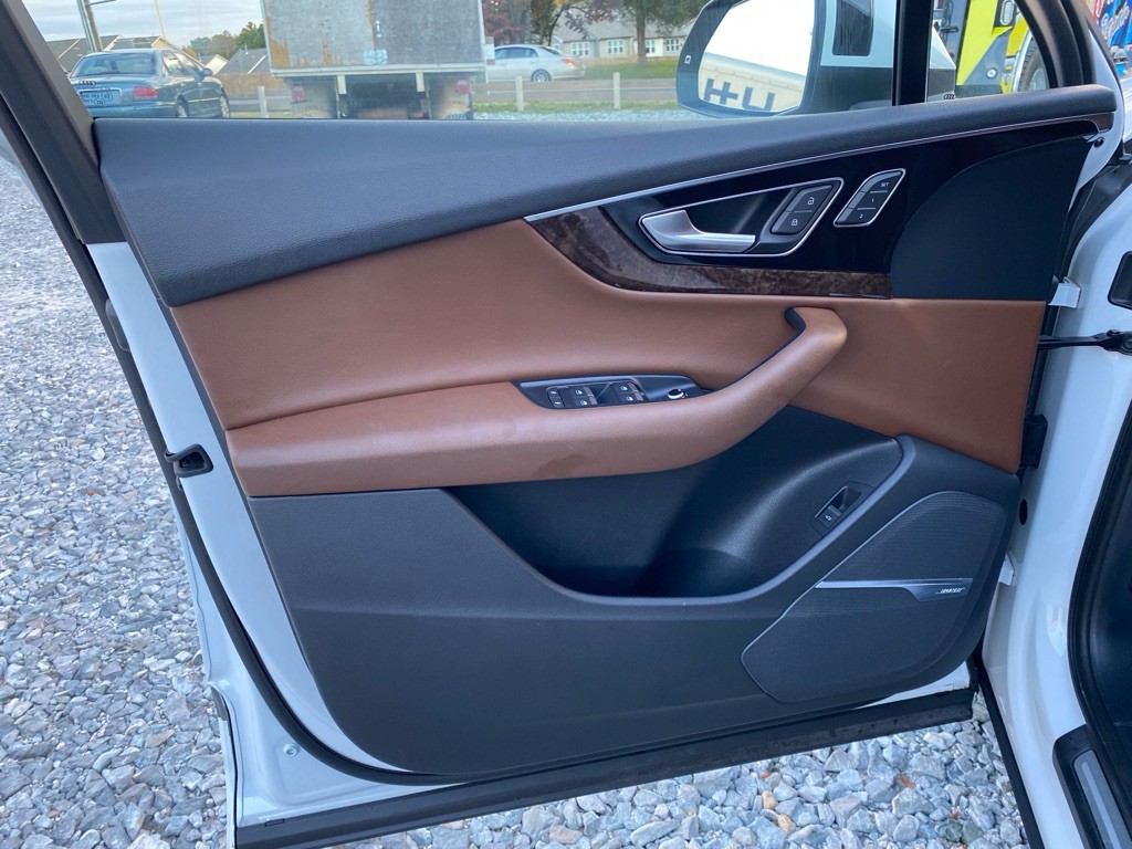2017 Audi Q7 Image 9