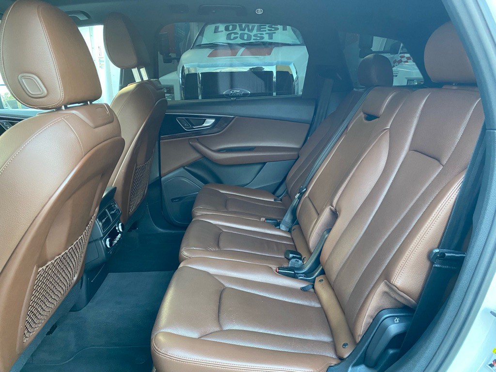 2017 Audi Q7 Image 12