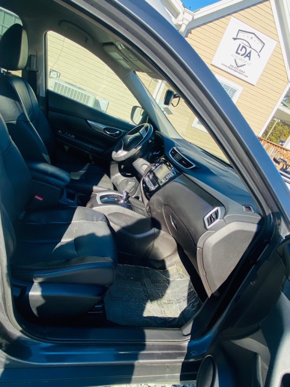 2016 Nissan Rogue Image 6