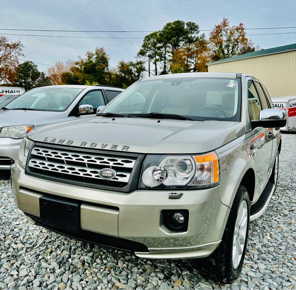 2012 Land Rover LR2 Image 1