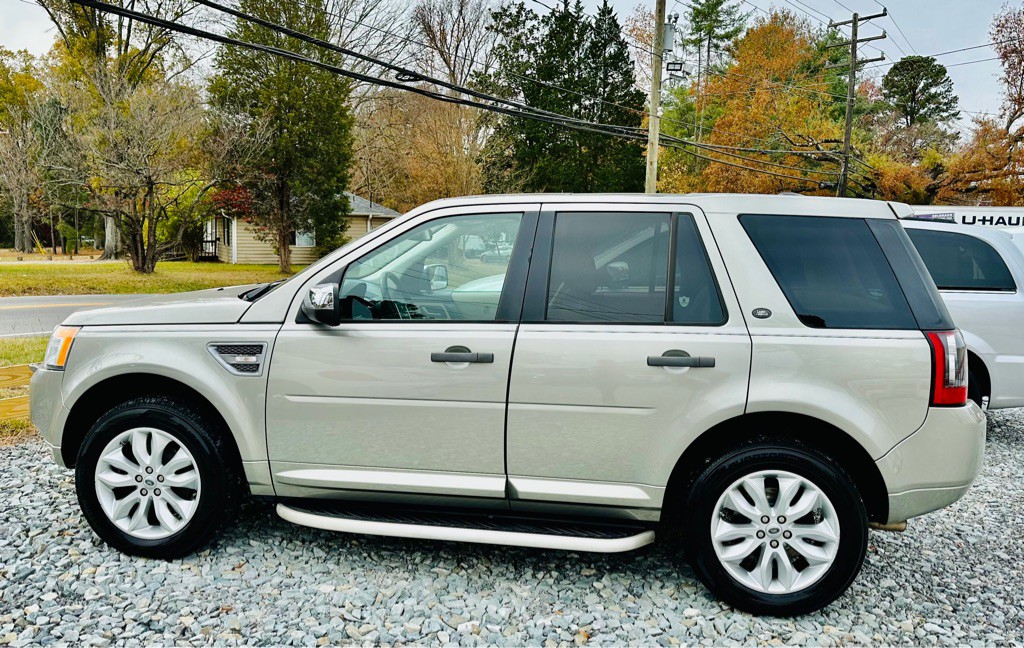 2012 Land Rover LR2 Image 6
