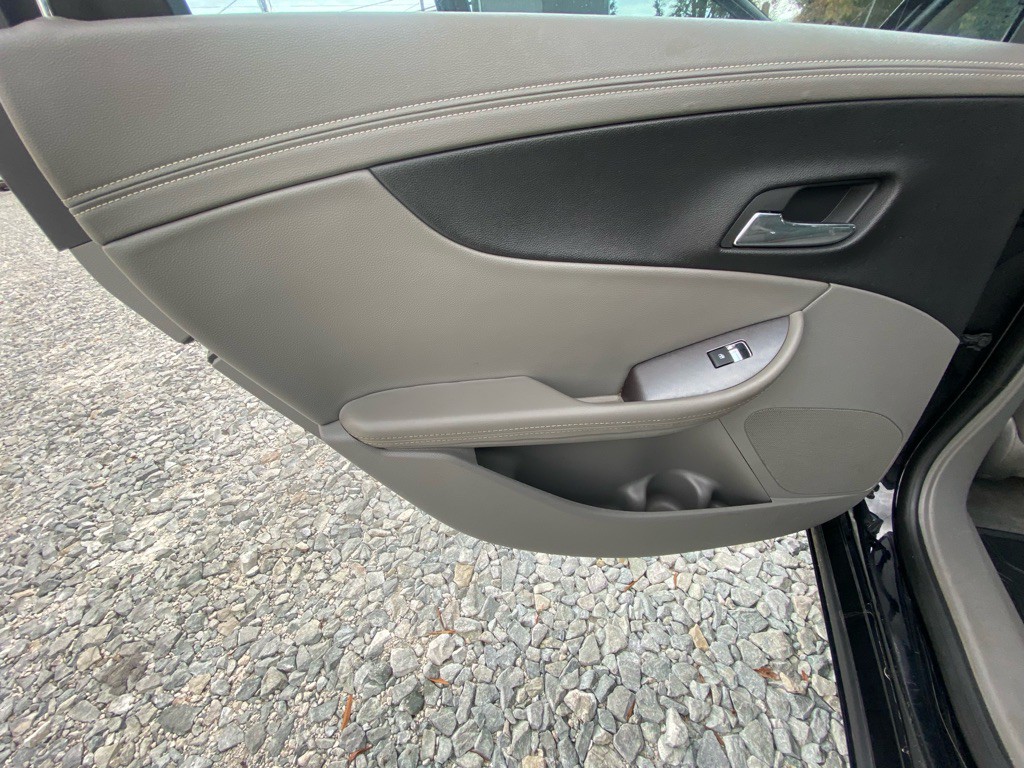 2015 Chevrolet Impala Image 11