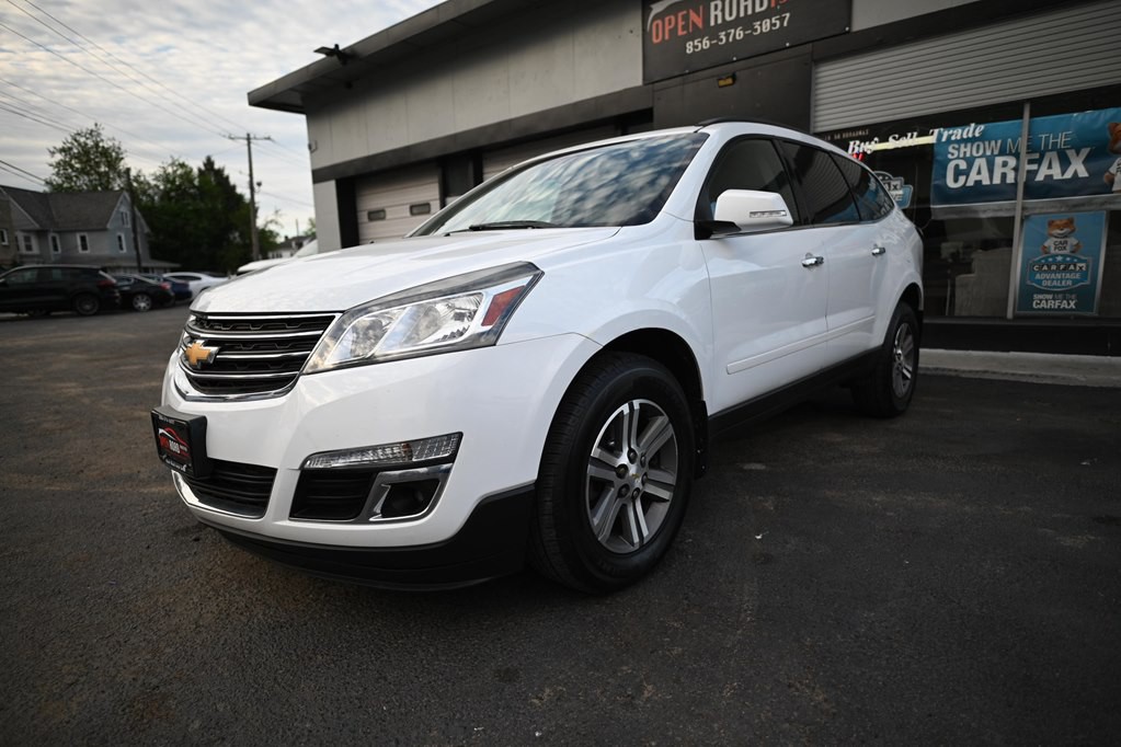 2016 Chevrolet Traverse Image 2
