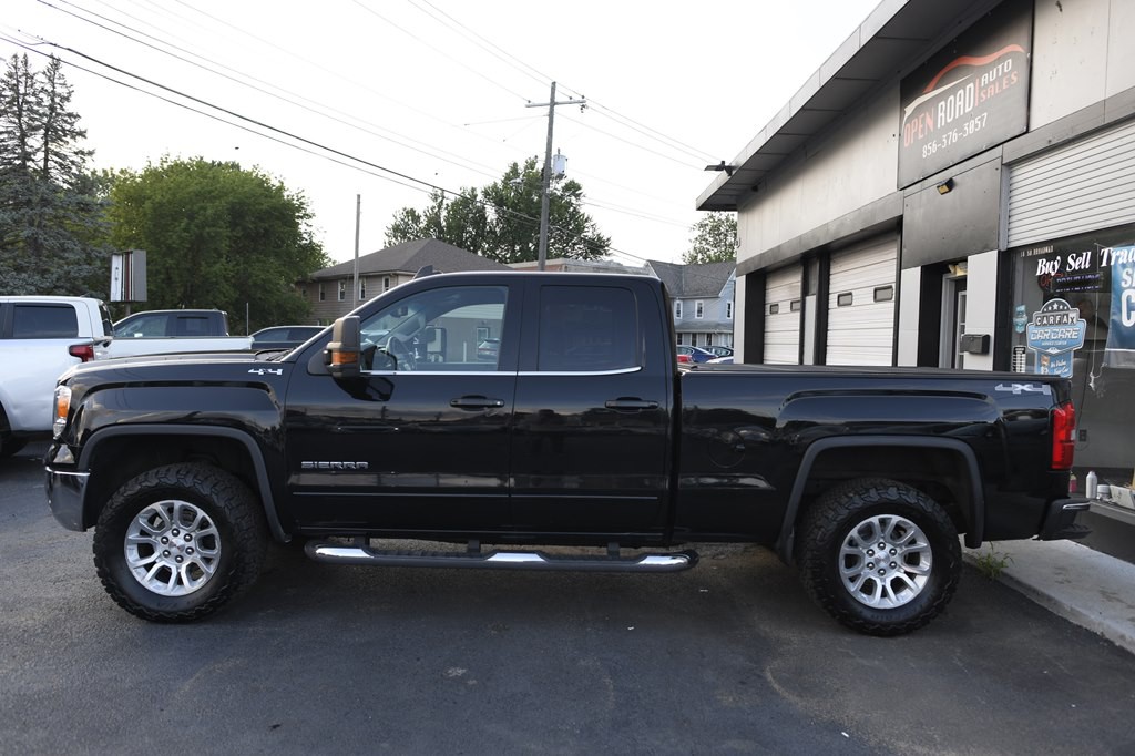 2015 GMC Sierra Image 2