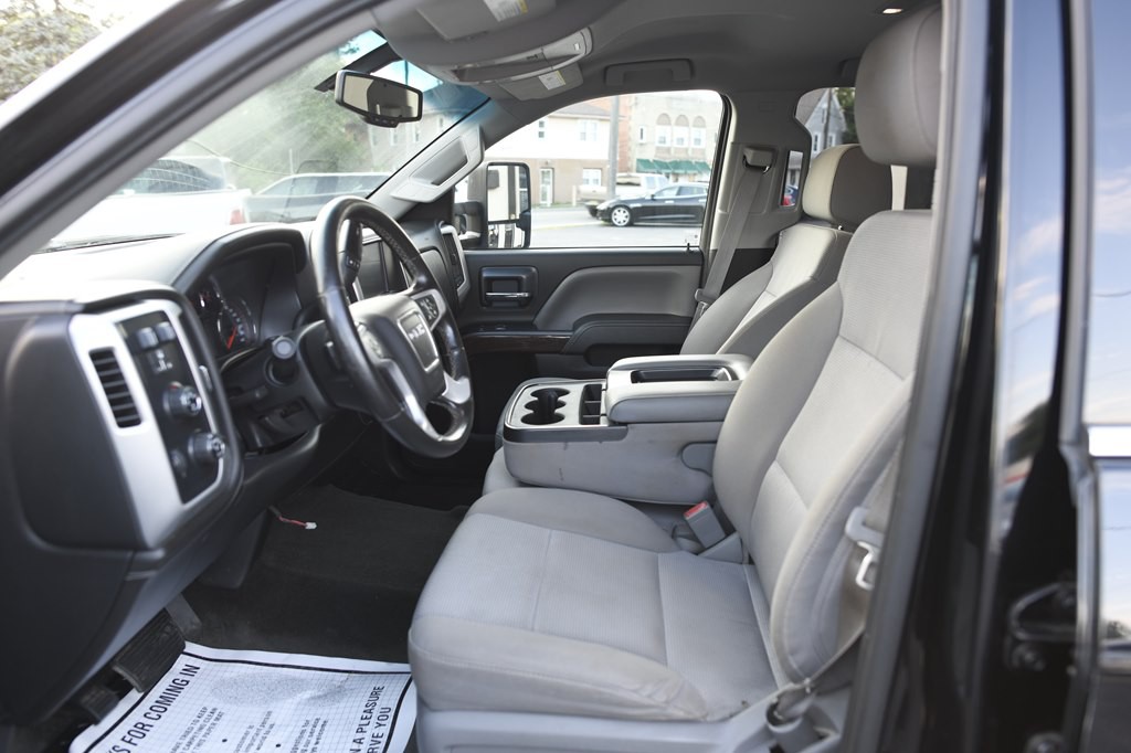 2015 GMC Sierra Image 9