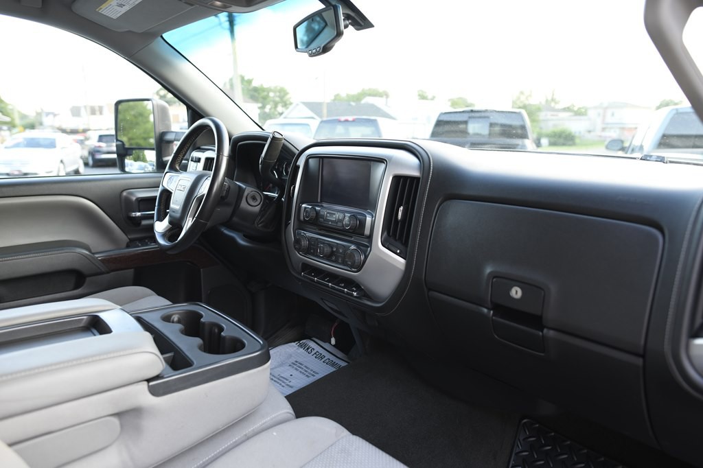 2015 GMC Sierra Image 14