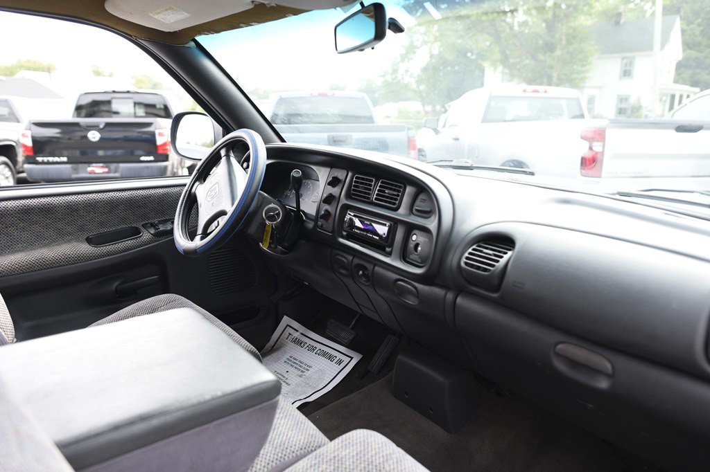 1998 Dodge Ram 1500 Image 9