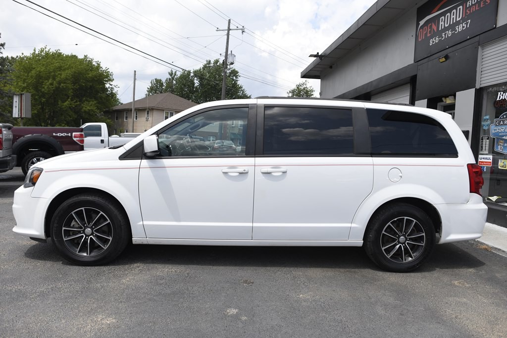 2018 Dodge Grand Caravan Image 2