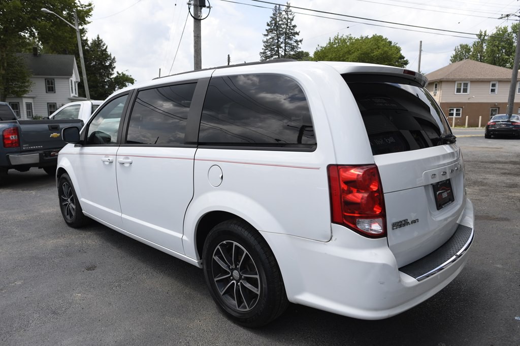 2018 Dodge Grand Caravan Image 3