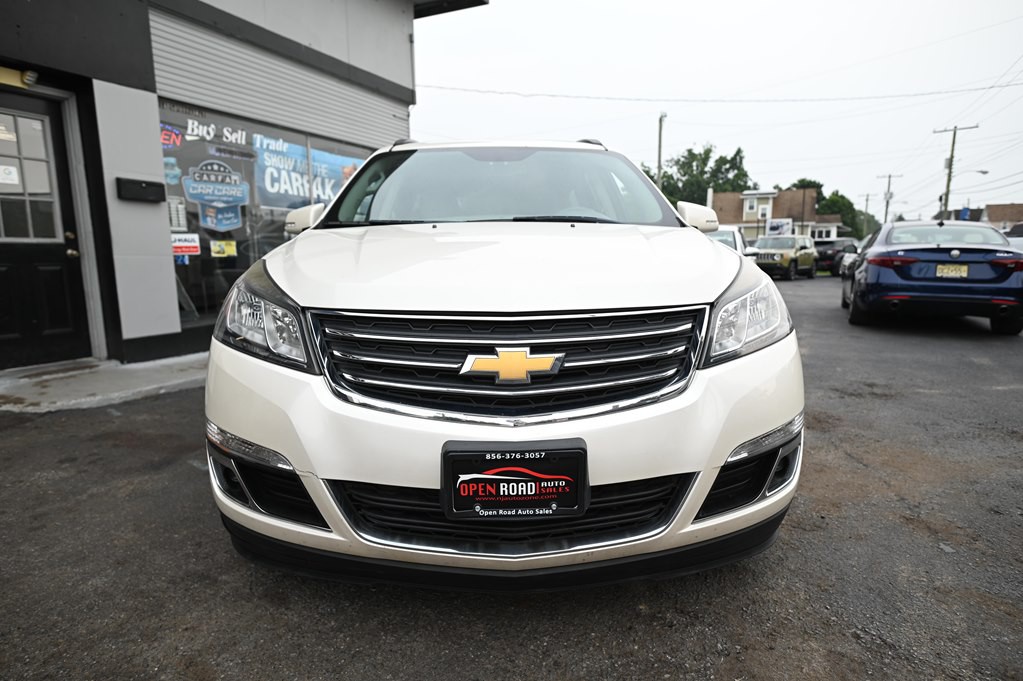 2015 Chevrolet Traverse Image 2