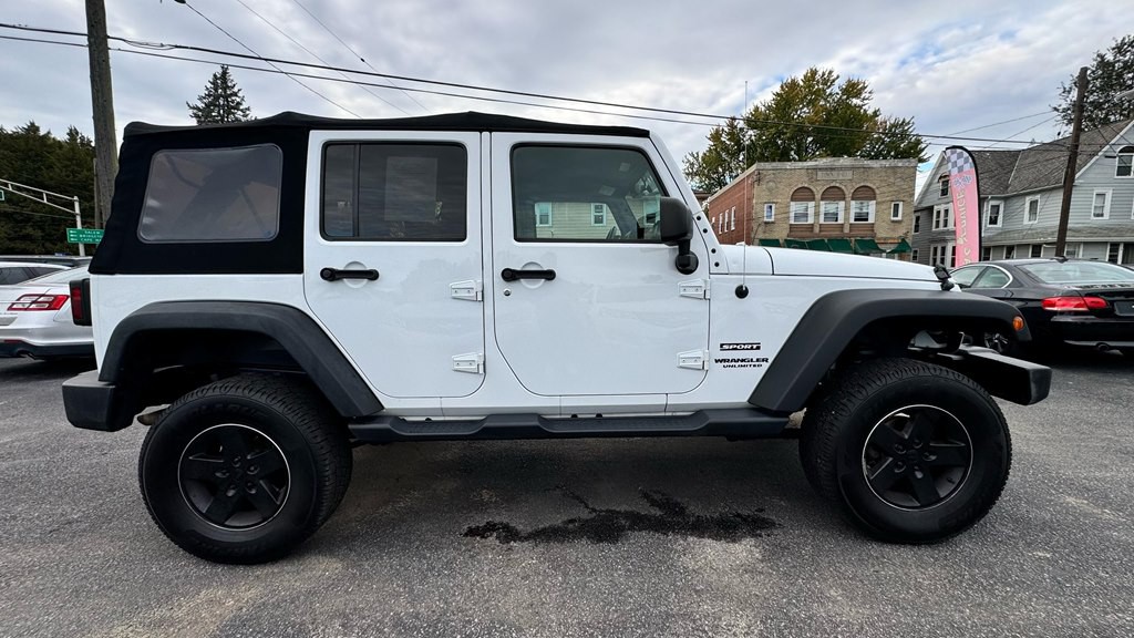 2017 Jeep Wrangler Unlimited Image 8