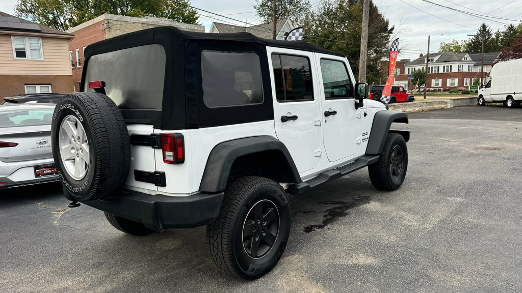 2017 Jeep Wrangler Unlimited Image 9