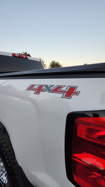 2017 Chevrolet Silverado 1500 Image 3